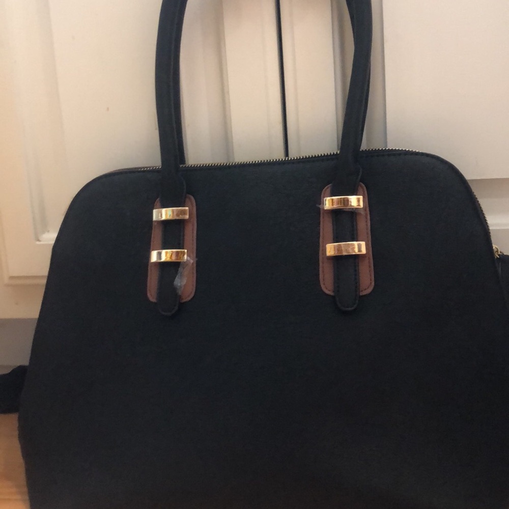 New Direction Purses - Picture 2 of 4